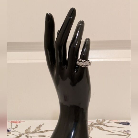 RJ Graziano Size 6 925 Sterling Silver Cutout Leaf Evil Eye Pattern Ring - Picture 2 of 7